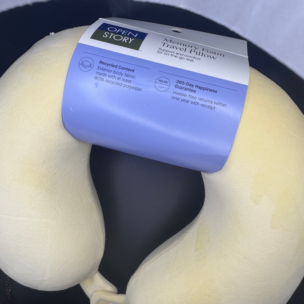 Memory Foam Travel Pillow in Cream